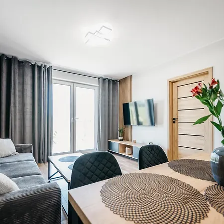 Krakowska 24 Z Ogrodkiem Apartment *